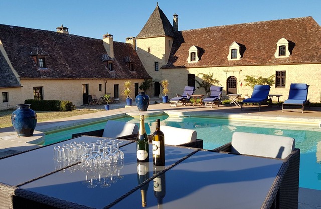Magnificant Manor House With Heated Swimmingpool Just On the Outskirts of Sarlat