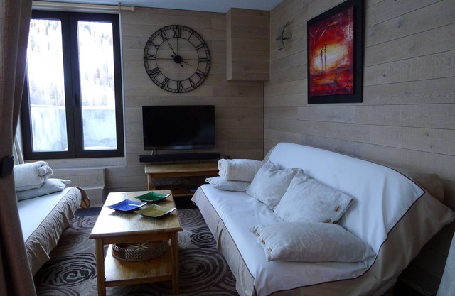 Magnificent 4 room apartment + terraces + closed garage, snow front