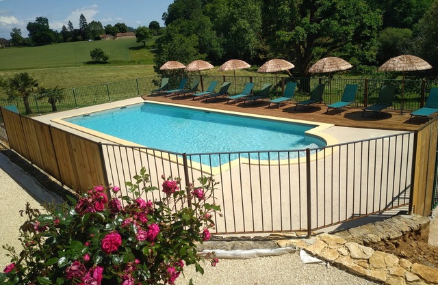 Magnificent estate for 18 people with private heated pool in Sarlat