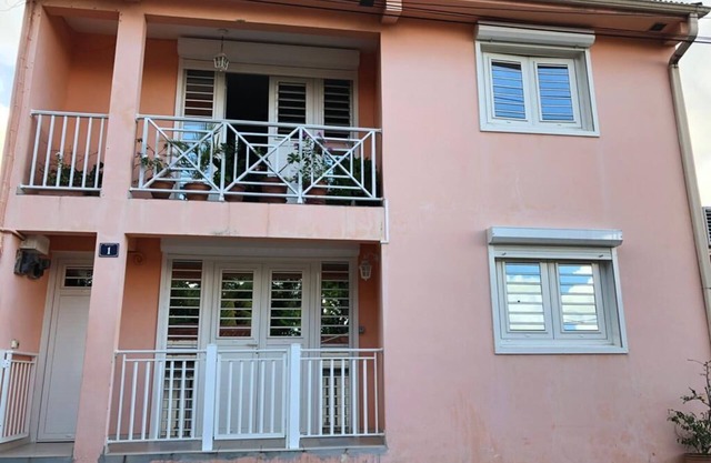 Magnificent F3 Air-conditioned and Fully Equipped on the Robert Waterfront