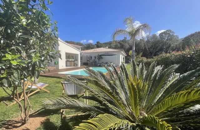 Magnificent new villa between sea and mountains, between Porticcio and Ajaccio