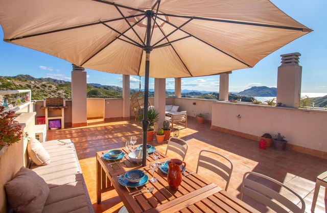 Magnificent penthouse apartment with pool and spectacular views in Aguilas on the Costa Cálida.