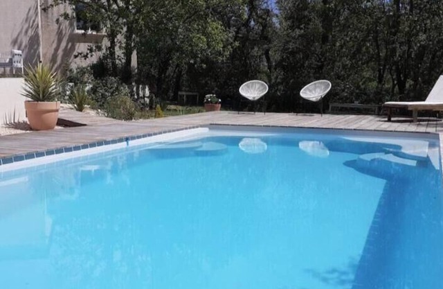 Magnificent property with large grounds and swimming pool