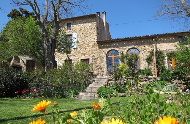 Magnificent stone house w. shared pool on small scale Domaine - Maison Malepere