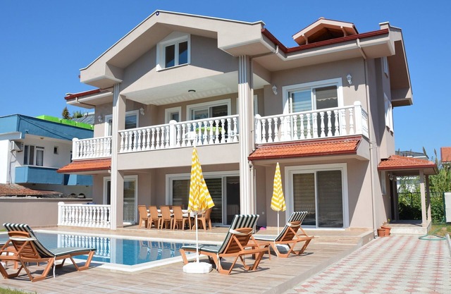 MAGNIFICENT,SUPERB PRIVATE POOL&GARDEN VILLA RIGHT IN CENTRE OF DALYAN GULPINAR!