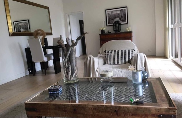 Magnifique Appartement Suresnes Avec VUE Tour Eiffel