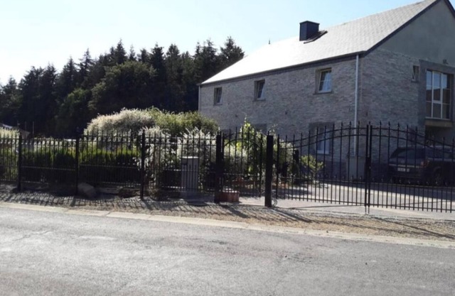 Magnifique logement de vacances en plein compagne et à 3 km de Bastogne (ville)