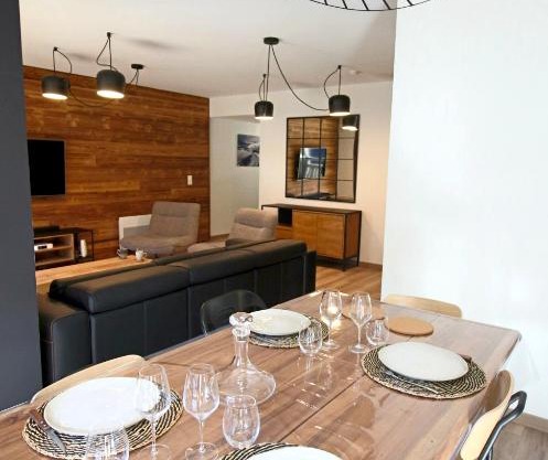 Magnifique T5 Duplex de Grand Standing 120m2 neuf classé 4 étoiles pour 8 personnes en plein centre de Saint-Lary-Soulan
