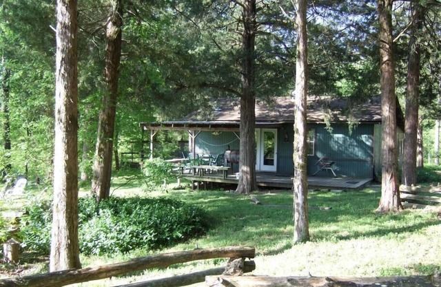 Magnolia Cabin - On the Ouachita river