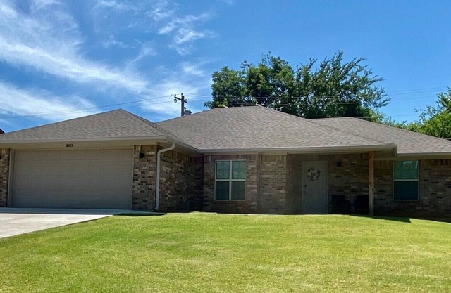 *Magnolia Cottage* Sleeps 6. Minutes to Casino, Concerts, Lake, College
