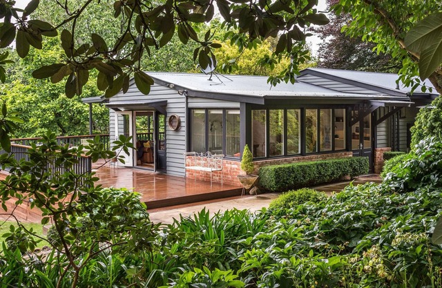Magnolias On Mernda - Magnolias on Mernda A Modern home in stunning garden surrounds. Oozes hills serenity.