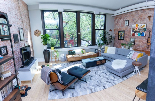 Main & Liberty, Downtown Loft, 2BR, 1BA, 4BDs, Free Pkg, WiFi, AC