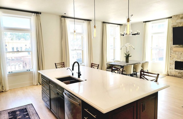 Main Street Luxury Condo - Overlook Outlaw Square!