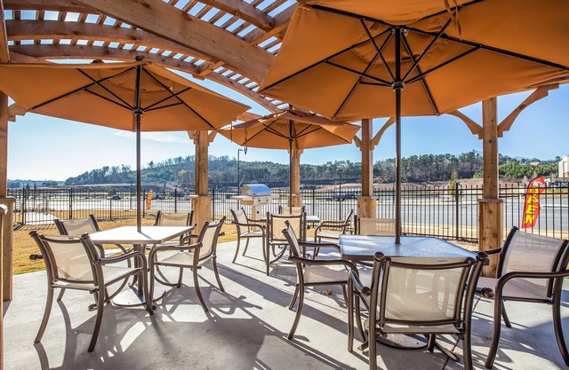 MainStay Suites Cartersville - Emerson Lake Point