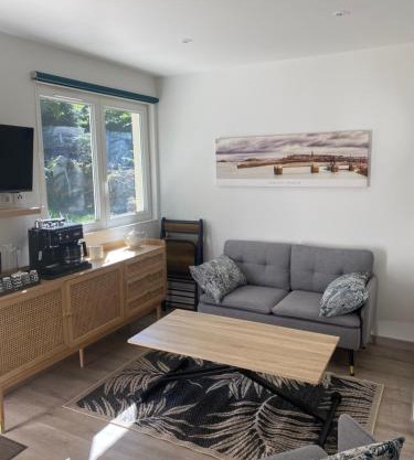 Maison 2 pièces dans parc privé, forêt, loisirs, ecuries de chevaux