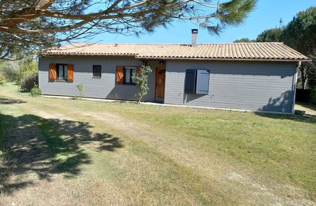 Maison au Calme sur 3300 m² de Terrain Arboré, Avec Terrasse Couverte