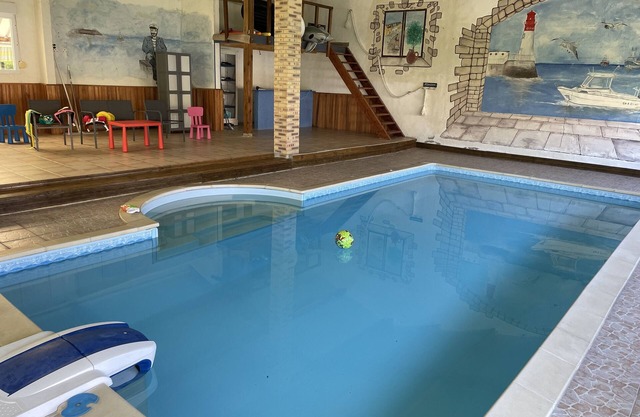 Maison Avec Piscine Intérieur Chauffée et Privée