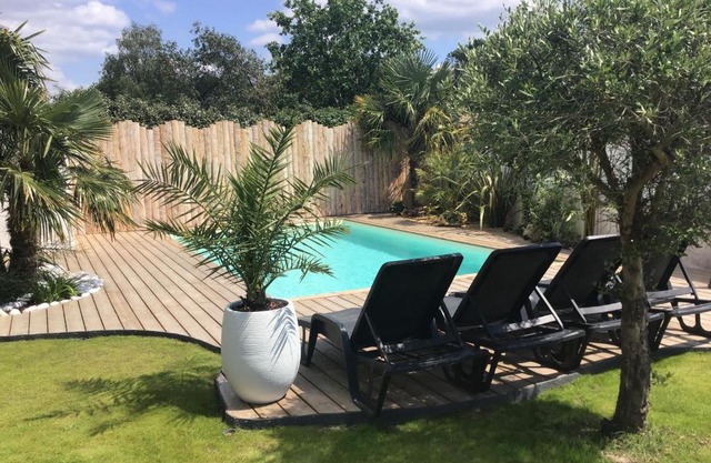 Maison avec piscine, jaccuzi, hammam à 800 m du lac