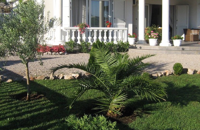 Maison Blanche: modern villa for max 10 people with tennis court, pool, golf
