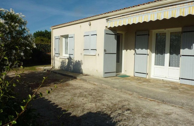 Maison Calme à Saint-Pierre-d'Oléron, Proche Plage et Commerces, 4 Couchages - FR-1-246A-149