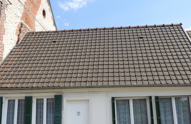 Maison Caron Bed and Breakfast less than 20 minutes from Beauvais airport.