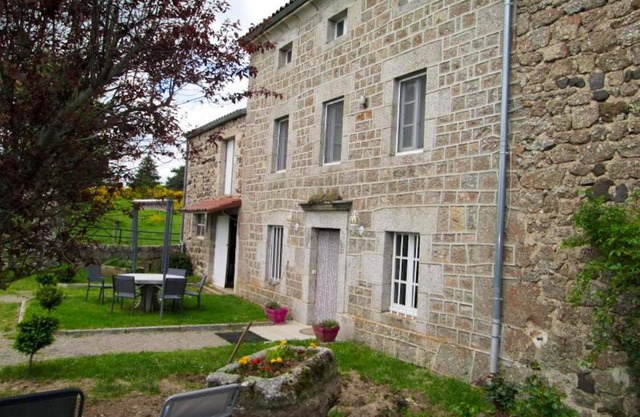 Maison charmante à Cubelles avec vue sur la montagne