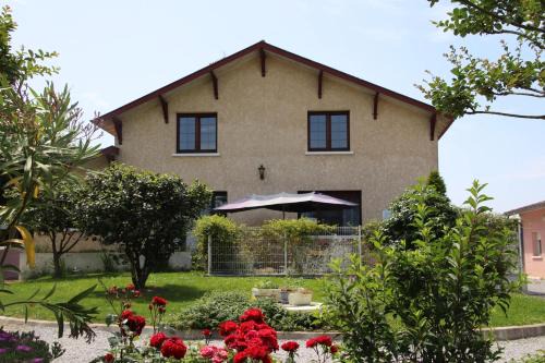 Maison confortable avec jardin à Lahosse, 90 m²