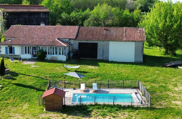 Maison de Campagne au Calme Avec Piscine Sécurisée