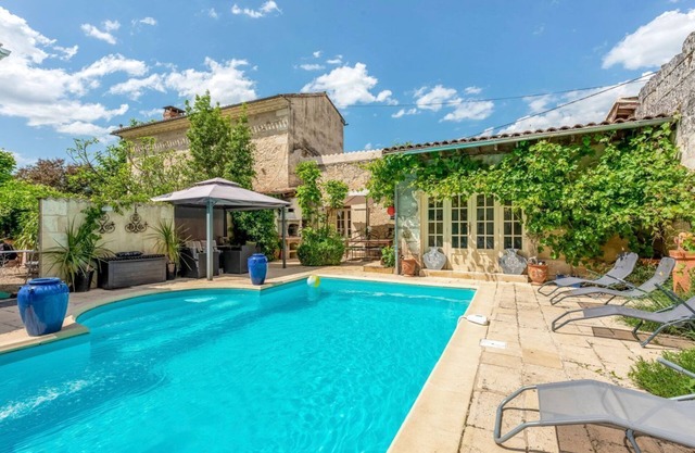Maison Des Saveurs - Two Bedroom Villa, Sleeps 4