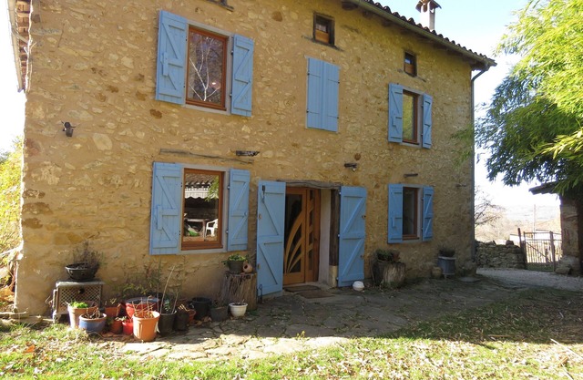 Maison de Caractère en Lisière de Foret Avec Piscine