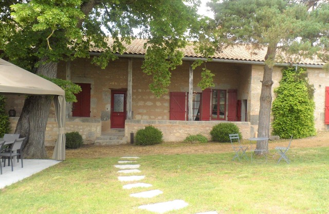 Maison de Campagne Avec Piscine, Barbecue, Idéal Entre Amis ou Famille!