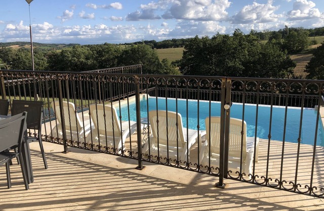 Maison de Campagne Entièrement Rénovée en Pleine Nature Gersoise