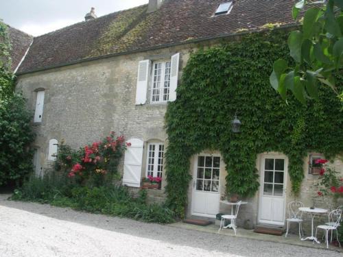 Maison de caractère avec jardin, proche d'Argentan, idéale pour pêche et détente en campagne - FR-1-497-131