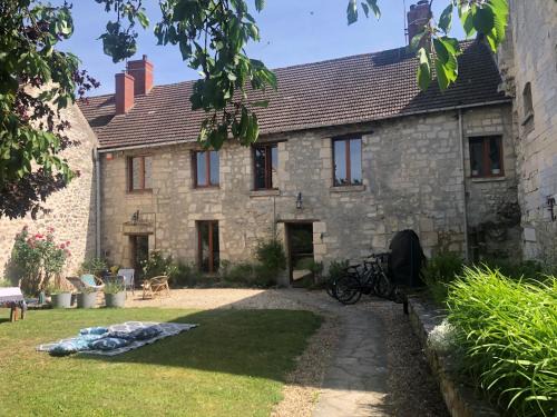 Maison de famille du 17ème siècle I Proche Senlis Chantilly Compiègne Paris