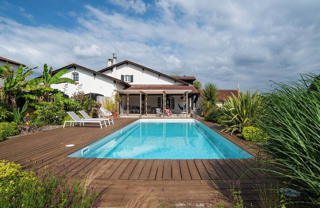 Maison de Charme Avec Piscine