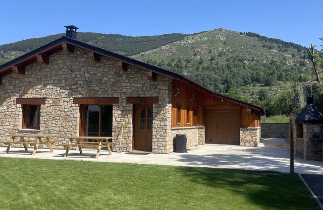 Maison de Montagne Neuve 135 m2 Avec Salle de Jeu. Et Sauna