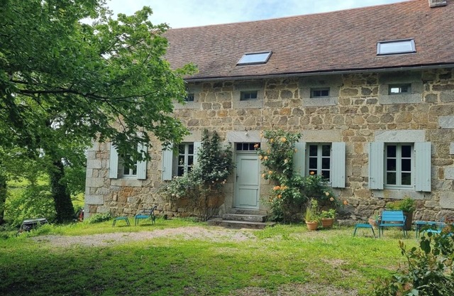 Maison de Vacance Indépendante au Sein D'une Propriété Familiale