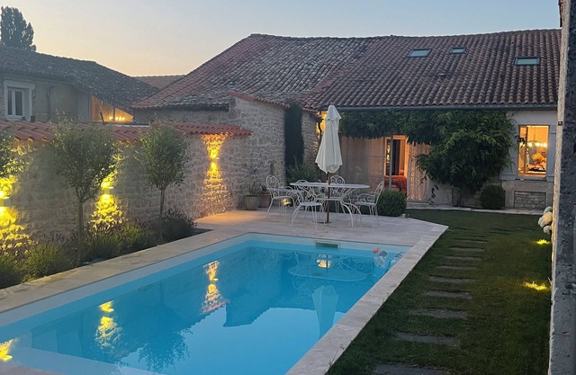 Maison en Pierre Avec Piscine Privée