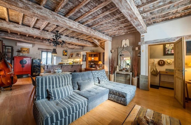 Maison en pierre, jardin&bassin