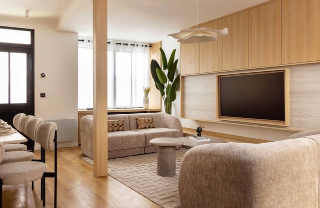 Maison Legendre - Luxury Townhouse with 5BDR & AC in Batignolles