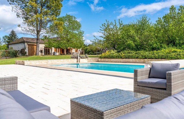 Maison Longchamps - Five Bedroom Villa, Sleeps 10