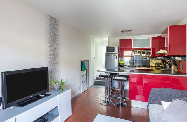 Maison Mareuil - Two Bedroom House, Sleeps 5