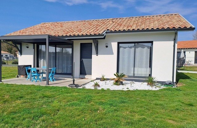 Maison neuve climatisée tout confort, idéal pour curistes.
