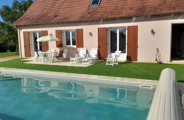 Maison Périgourdine au Calme, Piscine Chauffée, 3 Chambres 3 Sdd, Proche Corrèze