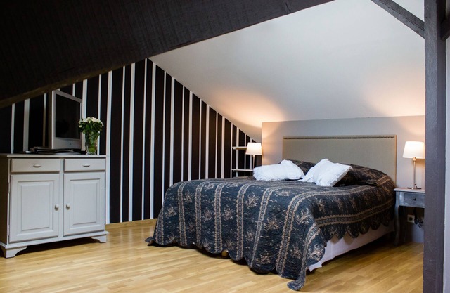 Maison Plein Centre Compiègne , à Côté de Tout Commerce, 40 mn Cdg, 1 H de Paris