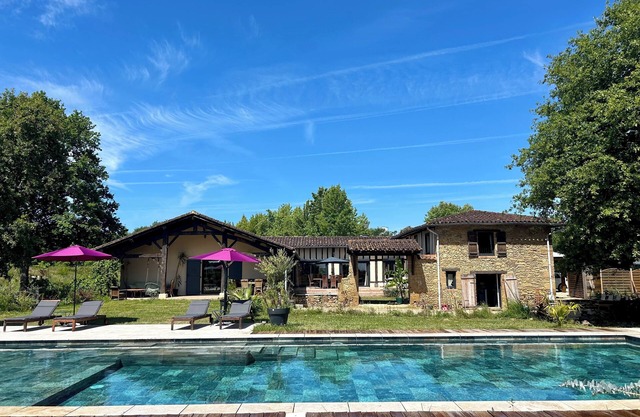 Maison Sympa , Grande Piscine , Aucuns vis à vis et la Fibre !