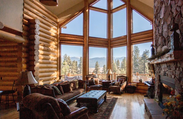 Majestic Log Cabin with Amazing Views; Near Brundage & MeadowCreek Golf Course