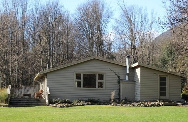 Makarora River Ranch Cottage
