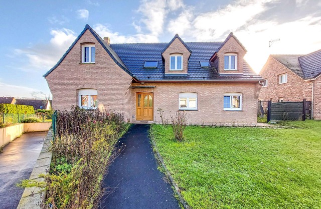 Make yourself comfortable with your loved ones in this inviting vacation home!