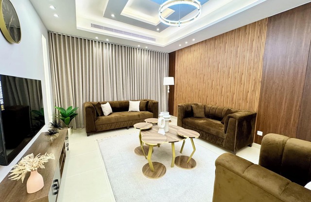 Makkah Modern Luxurious Apartment Near Haram With Living and Full Kitchen
